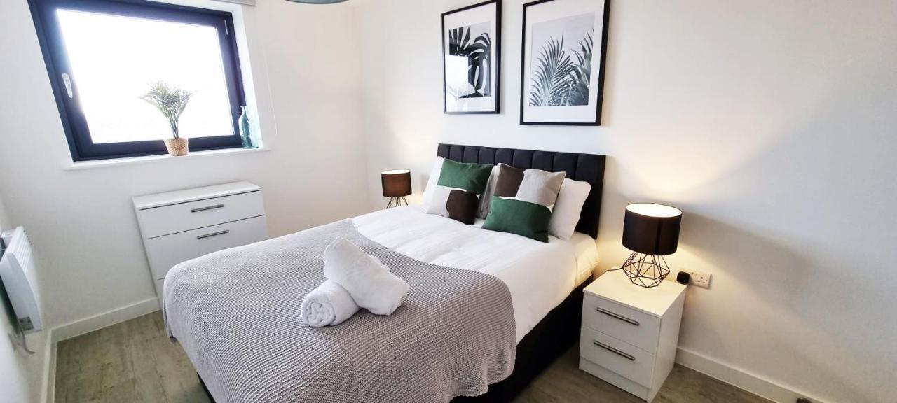 2 Bedroom Penthouse * Manchester